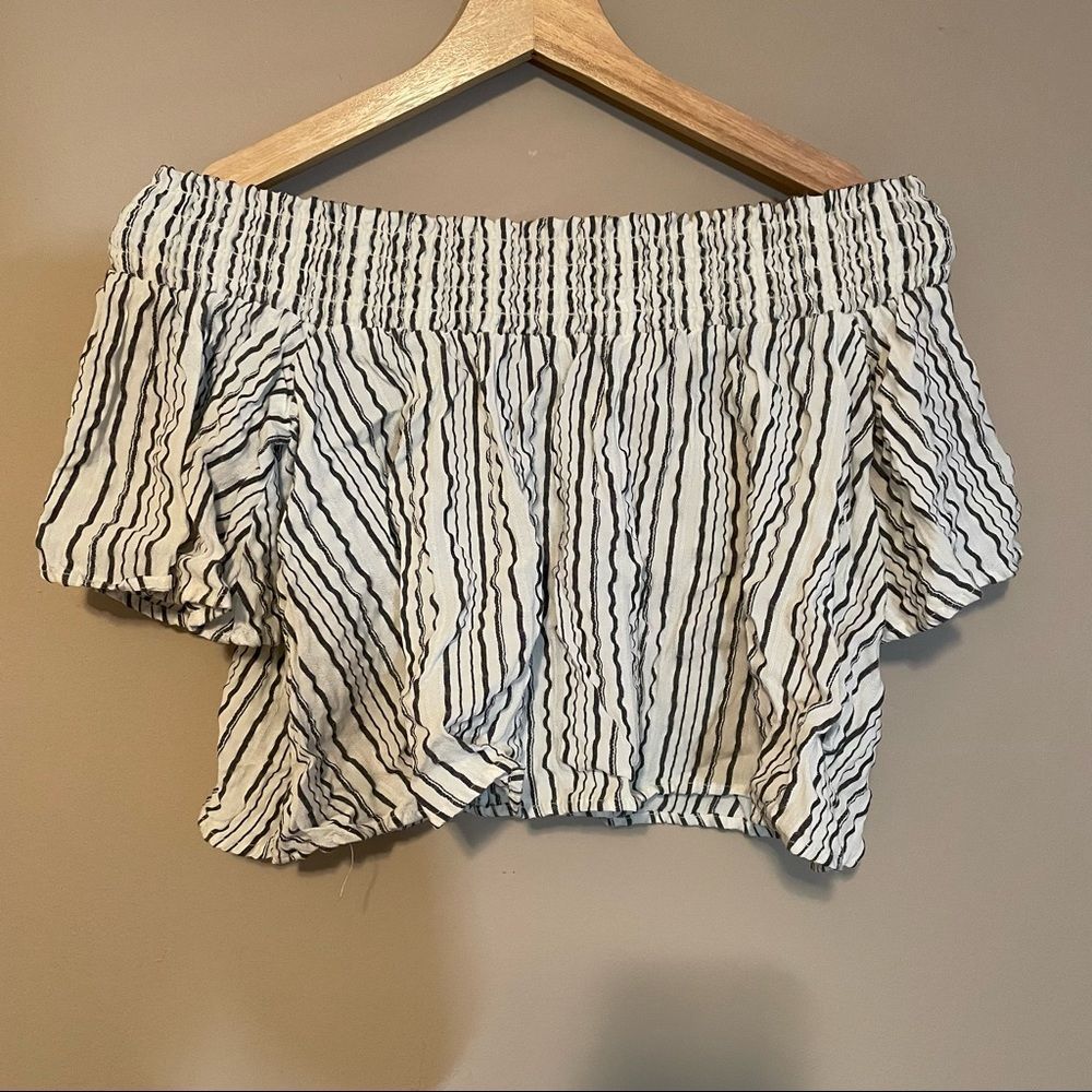 Kimchi Blue Off the Shoulder Crop‎ Top Sz XS